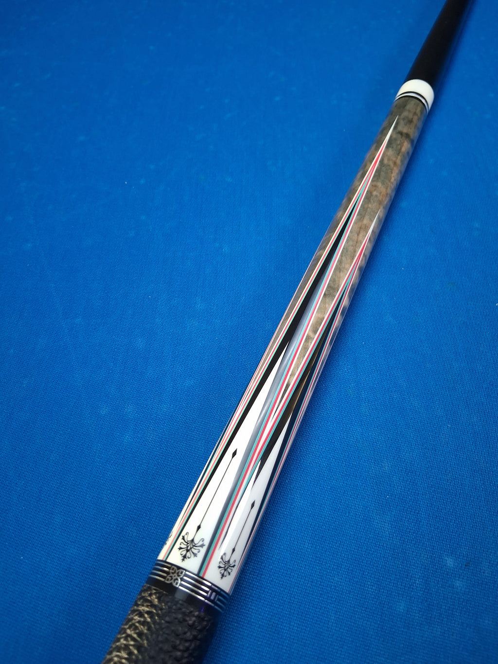 Champion X5-7 patterned cue forearm