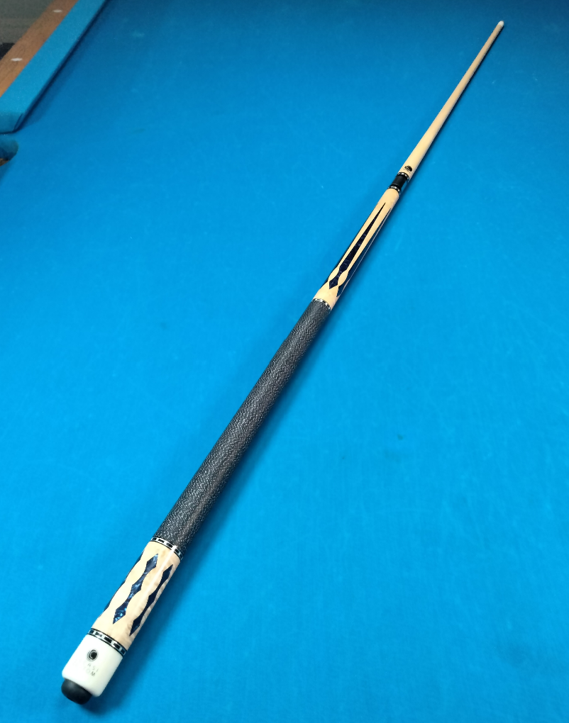 Lucasi  Custom LZ2004NB Zero Flex point Uni-Loc Pool Cue