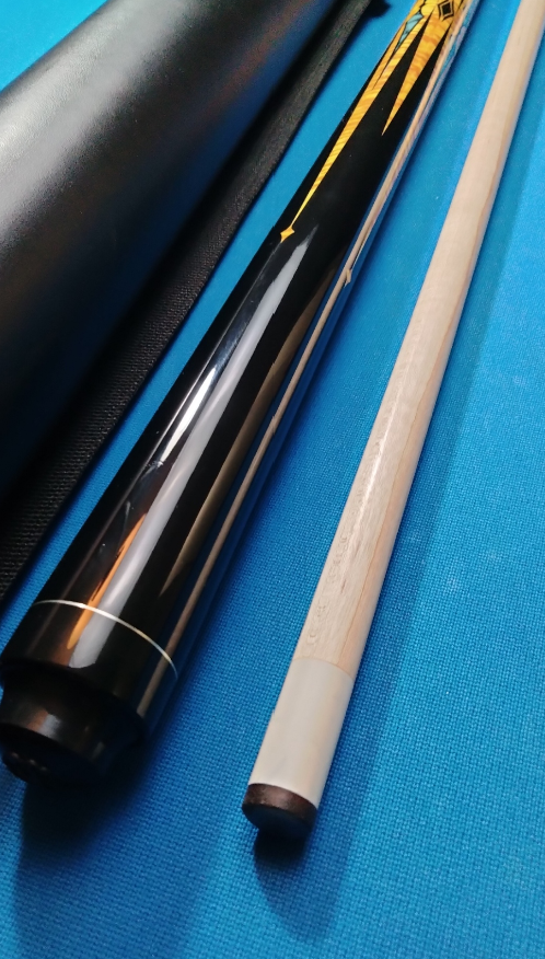 Lucky by McDermott L38 Pool Cue – Includes McDermott Hard Case