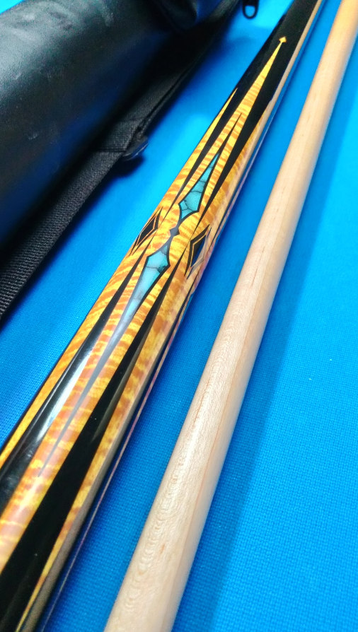 Lucky by McDermott L38 Pool Cue – Includes McDermott Hard Case